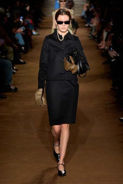 Look 44